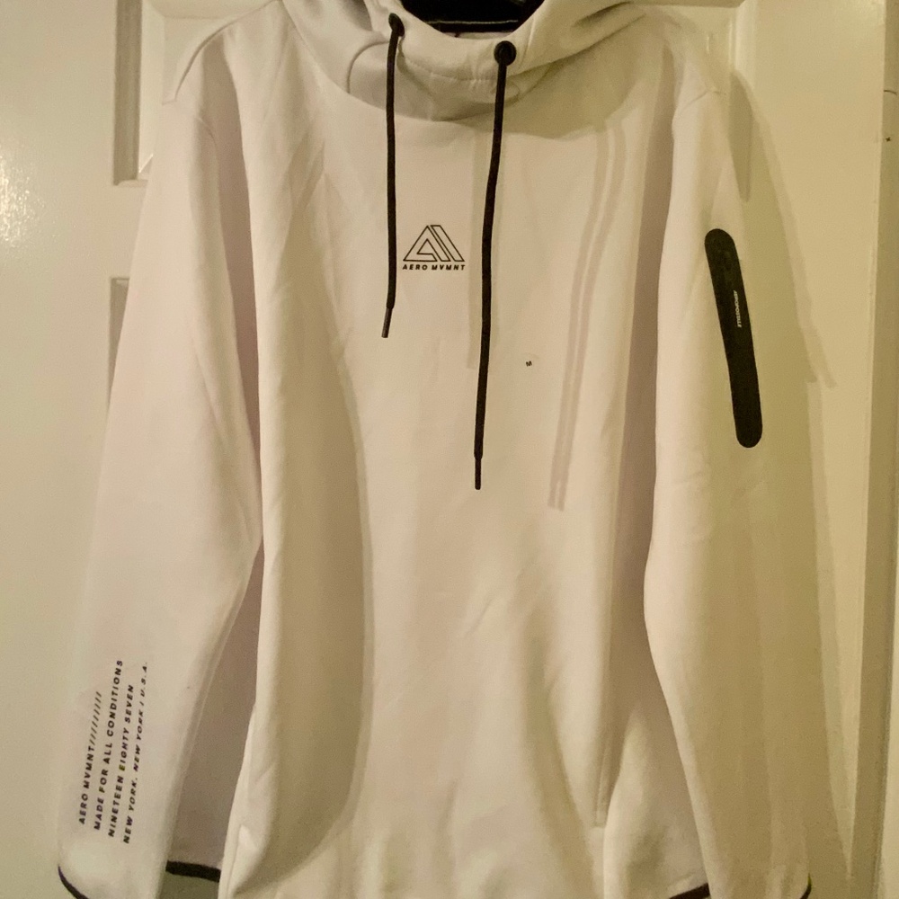 Men’s Medium Aeropostale AeroMvmnt hoodie NWT